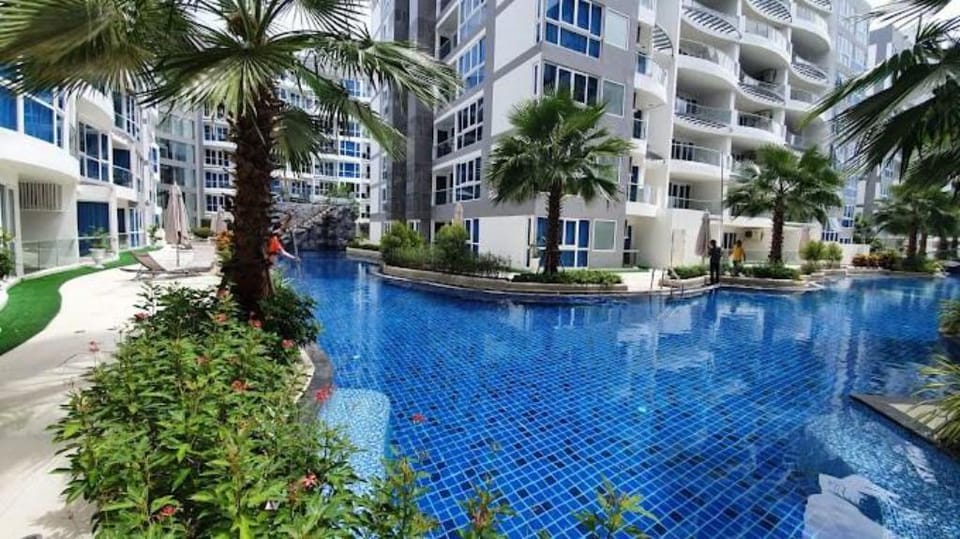 Grand Avenue 2 Bed 2 Bath Luxury Apartment Apartment in Pattaya City