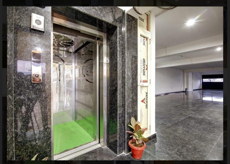 Hotel Noida Dreamz 144 Hotel in Noida