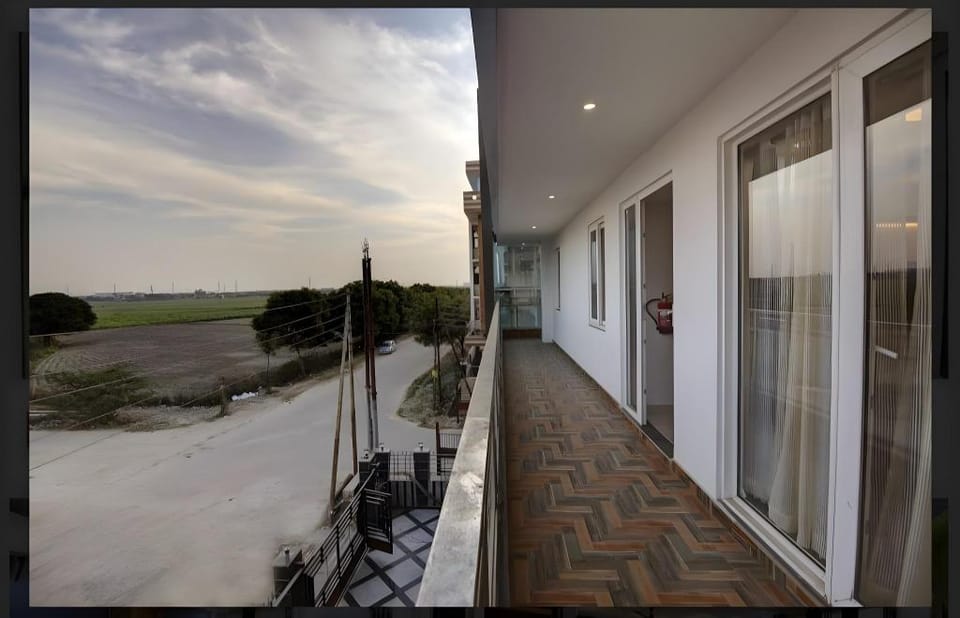 Hotel Noida Dreamz 144 Hotel in Noida