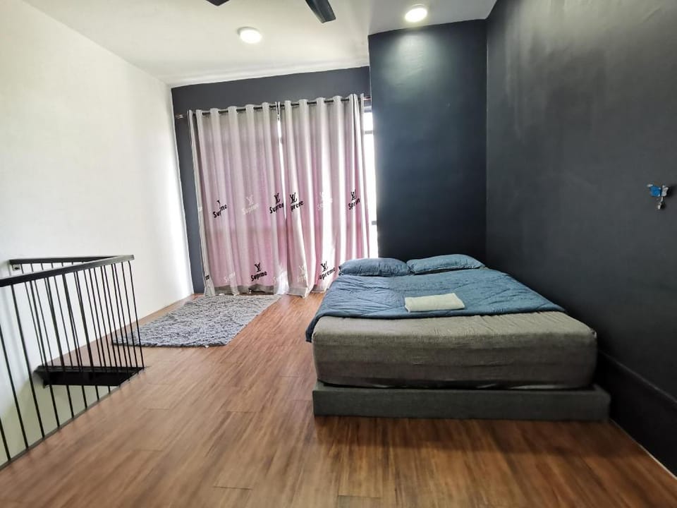 Duplex Apartment Lakeview - Free Netflix & WiFi Apartment in Putrajaya