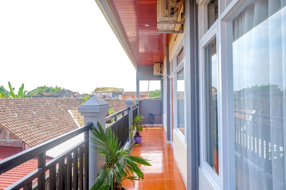 Sans Hotel Kumbang Yogyakarta by RedDoorz Hotel in Yogyakarta