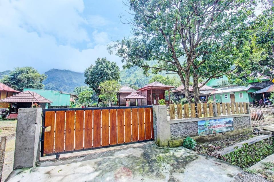 Hotel O Ujung Samalas HomestayNearLapangan Sembalun Bumbung Hotel in West Nusa Tenggara, Indonesia