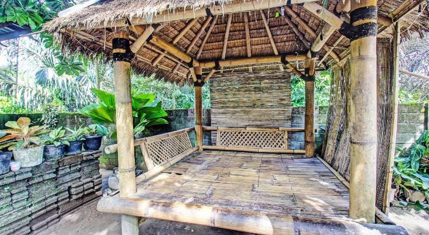 Hotel O Ashooy HomestayNearWisata Desa sedau Hotel in Lingsar