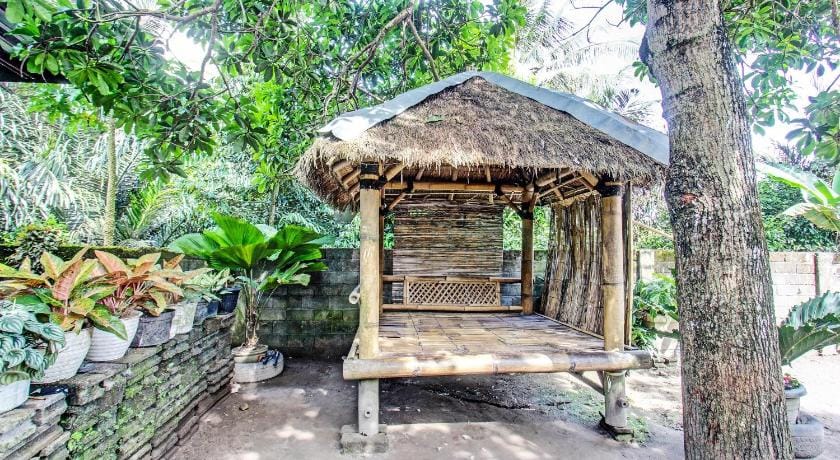 Hotel O Ashooy HomestayNearWisata Desa sedau Hotel in Lingsar