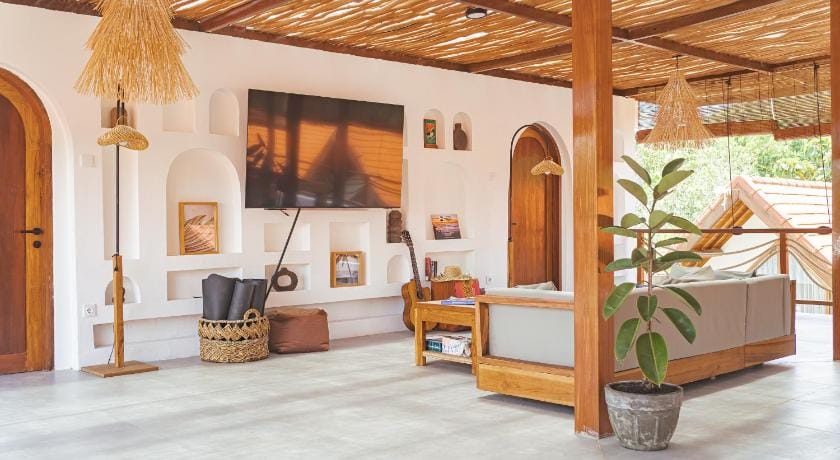 Tamuku Padang Padang, CARI Surf Camp Hotel in Bali