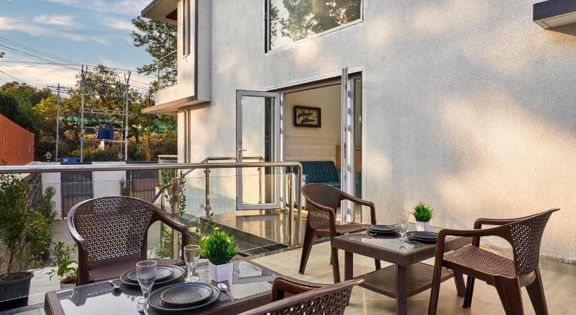 Drizzle Resort with Swimming pool Near Maapro Garden Hotel in Maharashtra