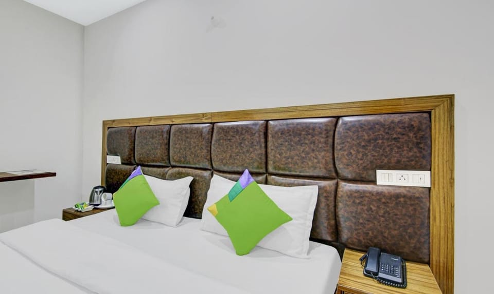 Hotel Royal Salute Near ISBT Zirakpur Chandigarh Hotel in Punjab, India