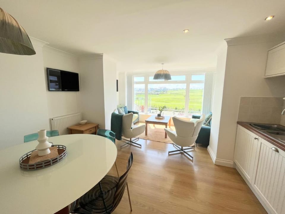 Fistral Waves  Apartment in Newquay