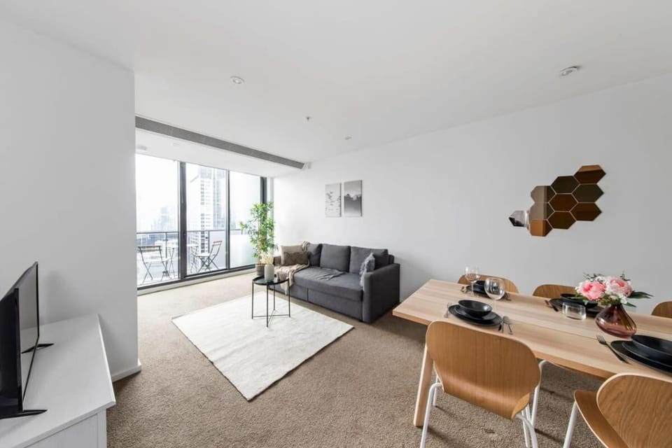 A Cozy 2BR Apt with Yarra Views FREE Parking Apartment in Southbank