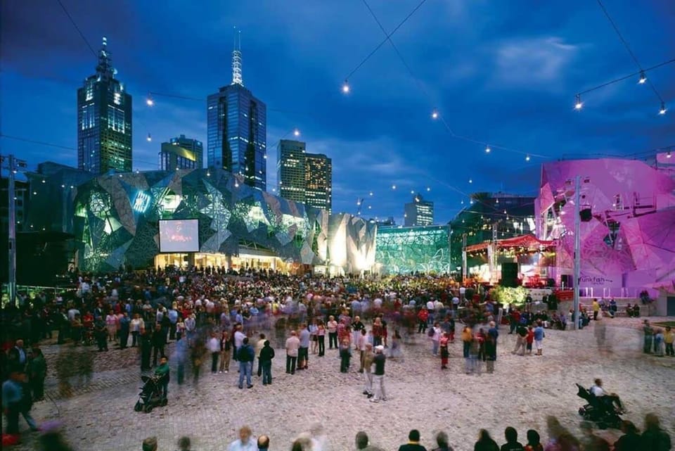 A Cozy 2BR Apt with Yarra Views FREE Parking Apartment in Southbank