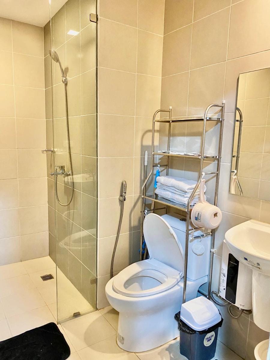 Homey-feel Studio Unit @ Lafayette Park Square Apartment in Iloilo City