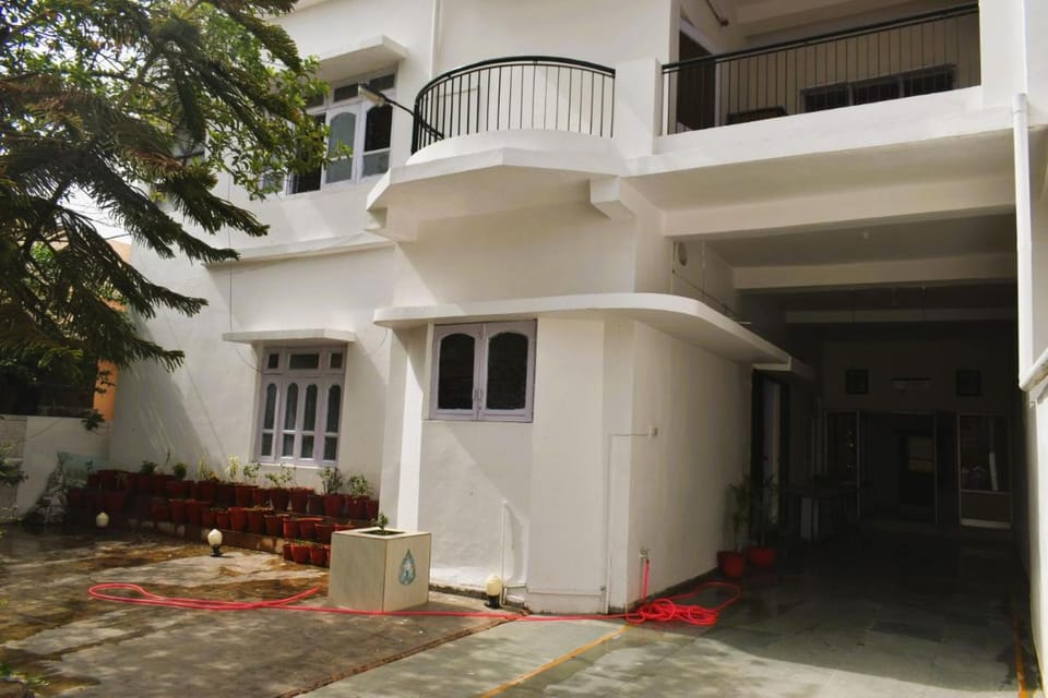 HAPPY HOME JBP Vacation rental in India