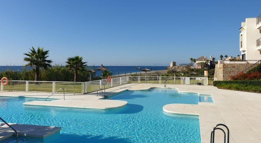Spacious 2 bed beach house: stunning sea views Vacation rental in Costa del Sol