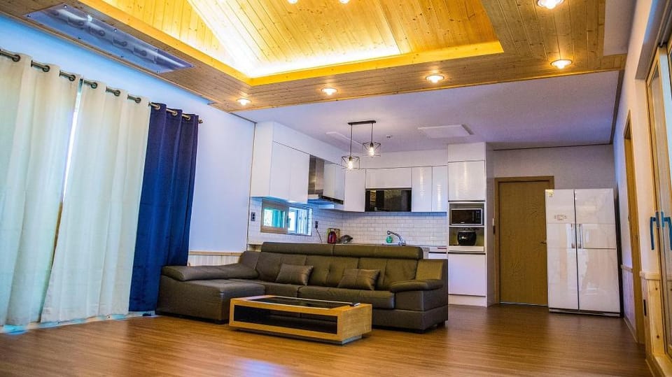 Gapyeong Pinepino Poolvilla Bed and Breakfast in Gyeonggi-do