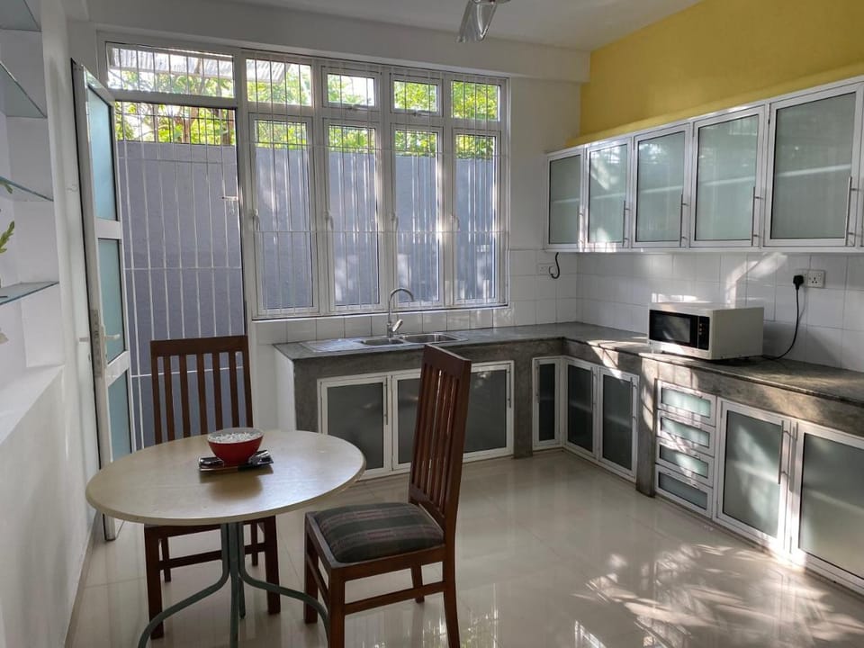 Exclusive Pearl Villa - Sakura Villa in Western Province