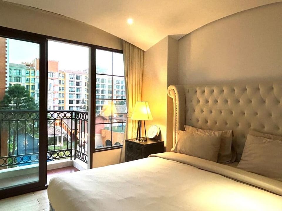 Pool view room at Pattaya resort D Apartment in Pattaya City