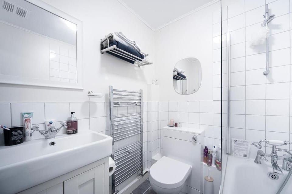 Lovely 1Bed Flat - QUIET Nest - Green Lanes Apartment in London