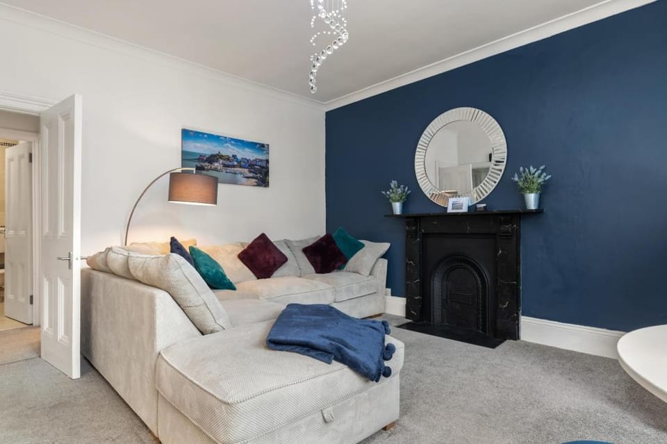 Caldey Bay Apartment - Lovely Sea Views Apartment in Wales