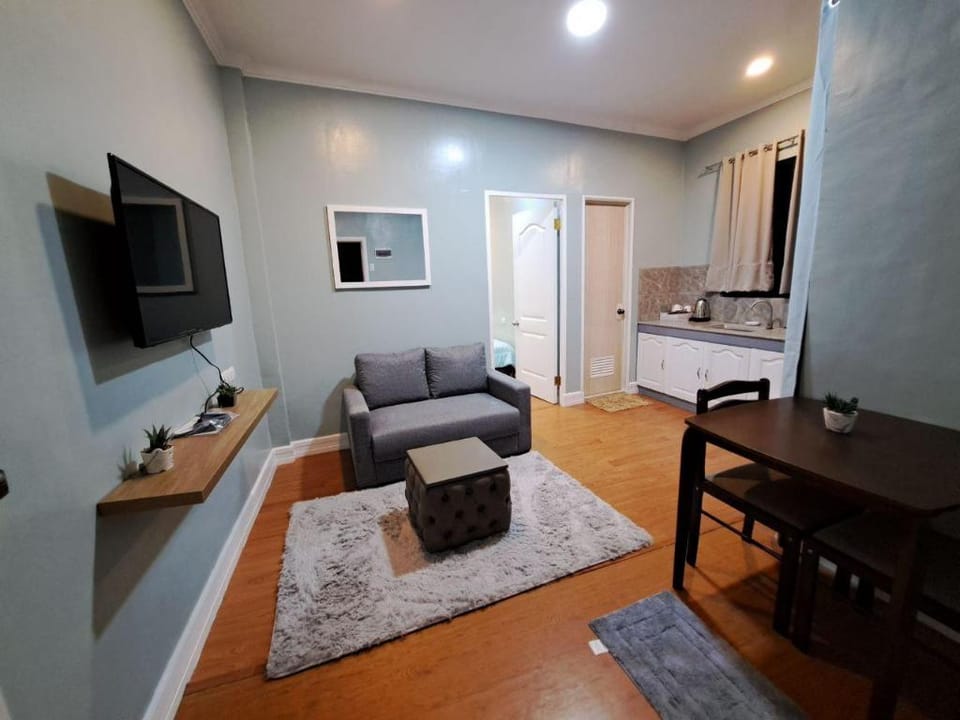 Caza De Sierra - FREE Airport Shuttle Apartment in Lapu-Lapu City