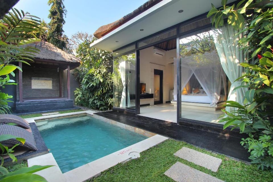 Entire 1BR Bedroom Pool Villa #R7 Villa in North Kuta