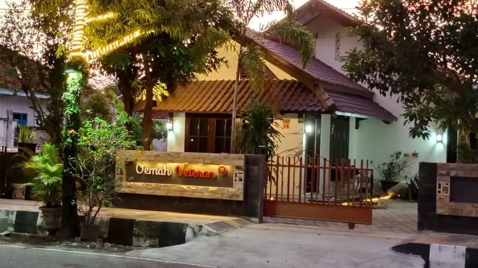 Guest House Oemah Veteran 14 Kebumen Vacation rental in Indonesia
