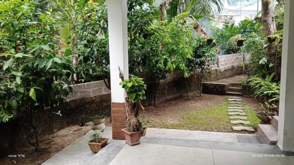 SAJINI HOME STAY  Villa in Southern Province
