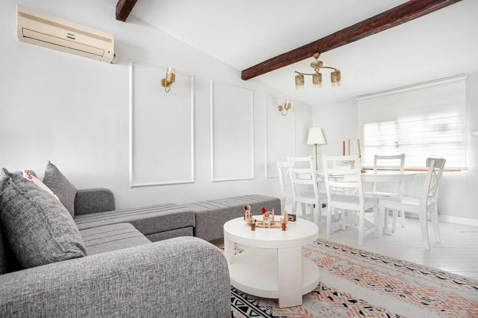 Entire 4-floors Modern House Near Galata Port Vacation rental in Istanbul