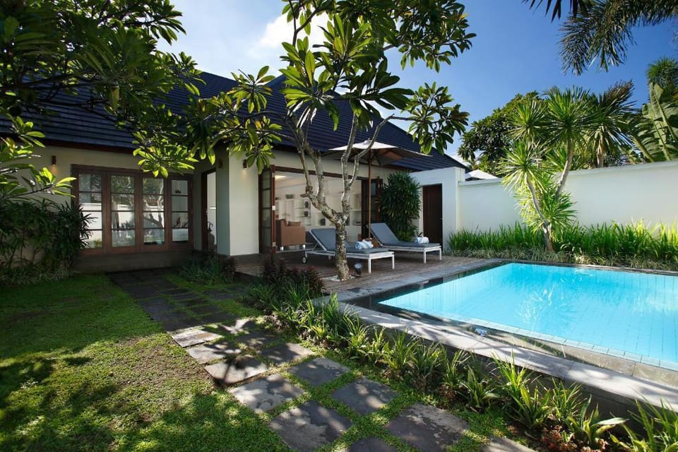 Entire 1BR Private Pool Villa #R14 Villa in North Kuta
