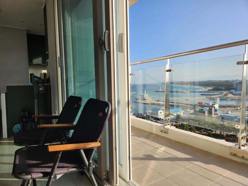Goodstay Gangneung half ocean view suite  SaCheon Vacation rental in South Korea