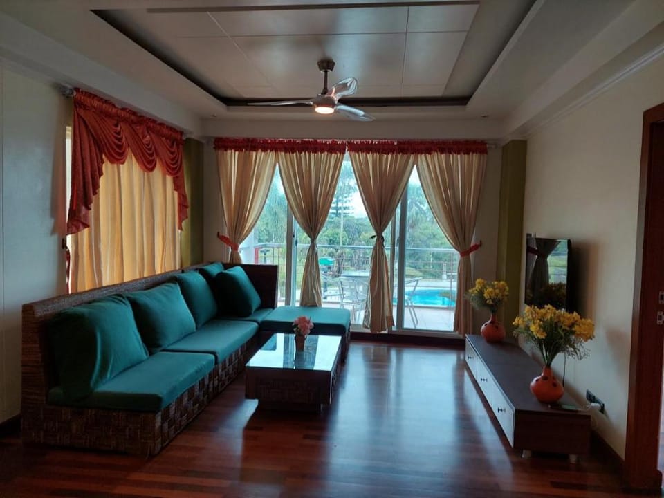 Lakeview suites condo  Apartment in Tagaytay