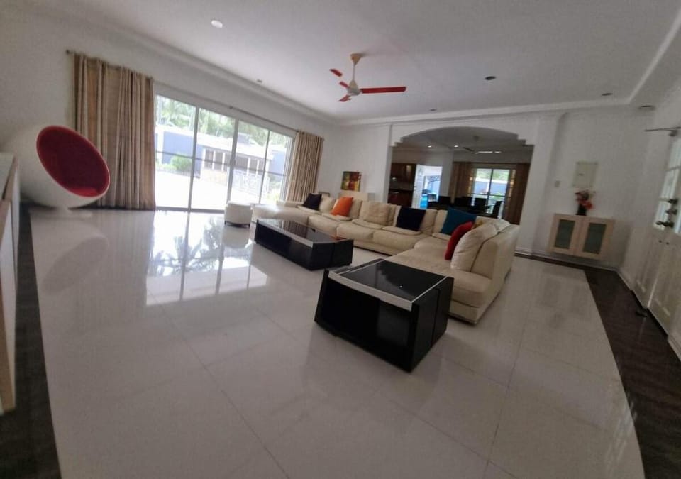 Bretthouse Holiday Accommodation Vacation rental in Central Visayas