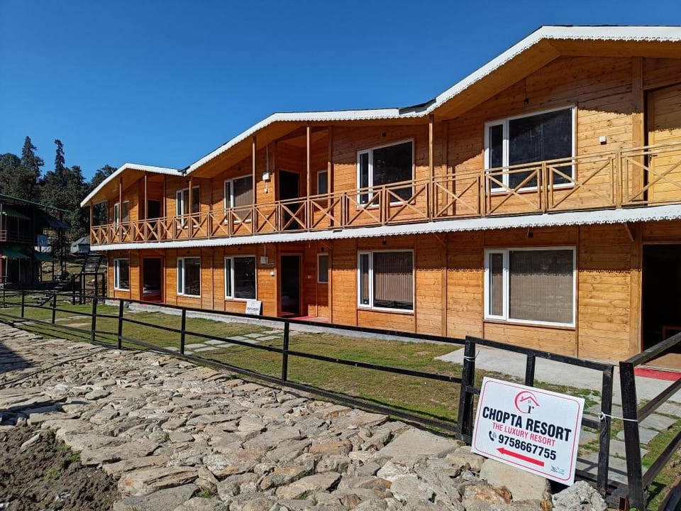 Chopta Resort Hotel in Uttarakhand