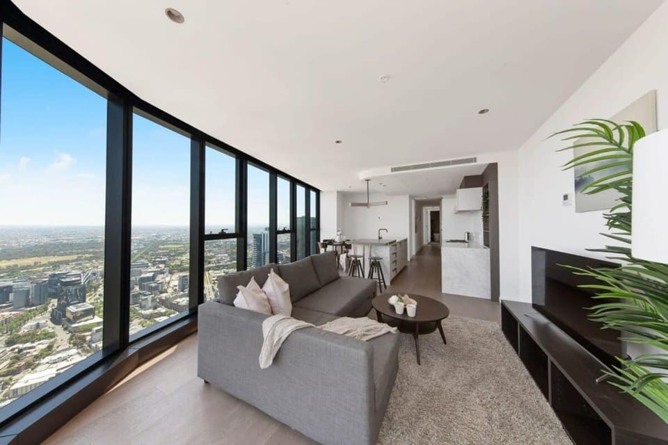 A Cozy 3BR Apt with Panoramic Views FREE Parking Apartment in Melbourne