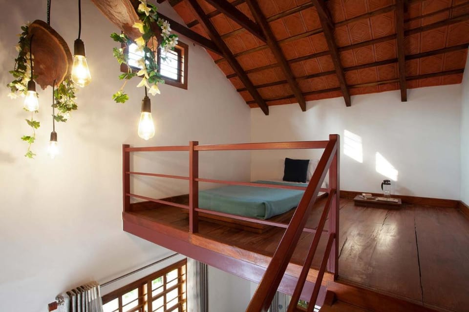 StayVista at Sienna - Strelitzia 3BHK with Breakfast and Jacuzzi - Luxury Homestay Villa in Karnataka