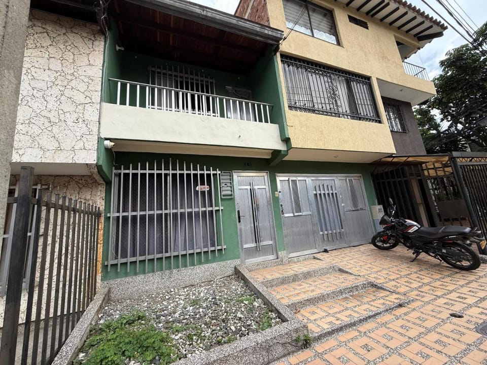 Road Living Home Bed and Breakfast in Medellin