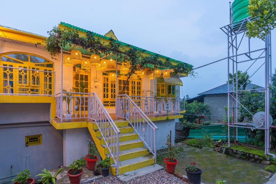 Whoopers Home, Bir Apartment in Punjab, India