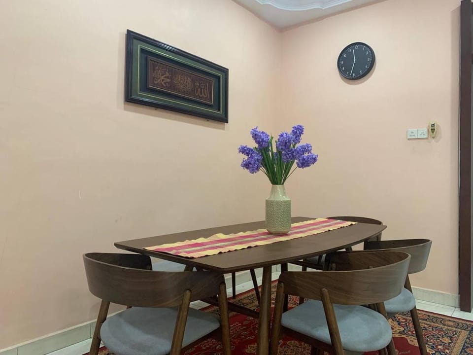 Ayuni Homestay Austin Perdana,  IKEA Tebrau, HSI Vacation rental in Johor Bahru
