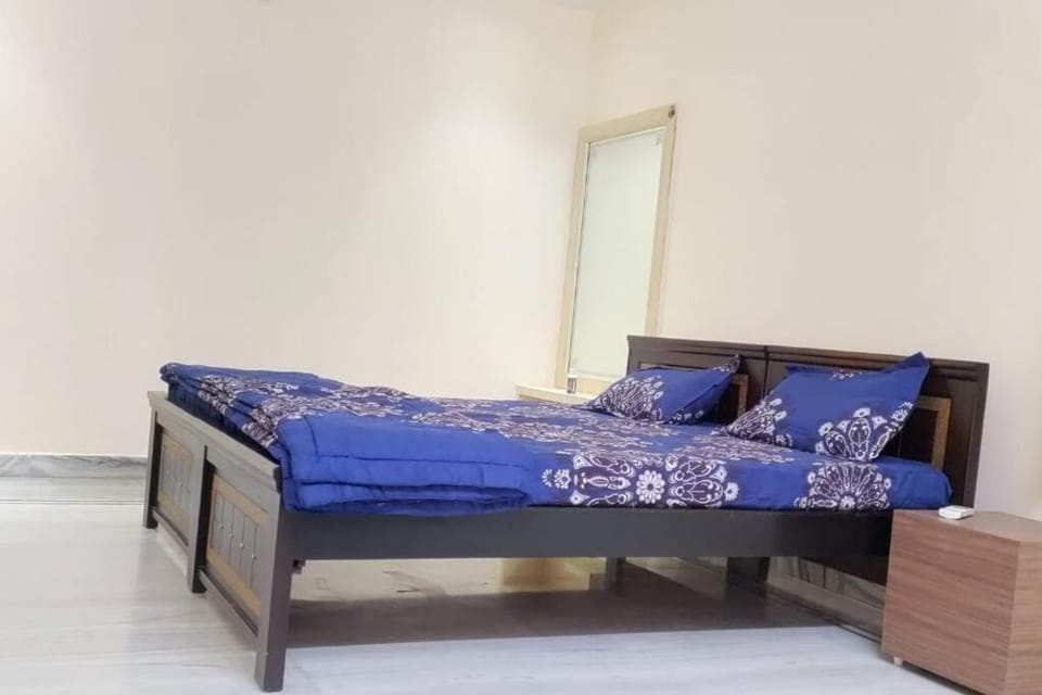 Servostay Kukatpally Spacious 5 BHK Duplex in Vivekananda Nagar with Parking Apartment in Hyderabad
