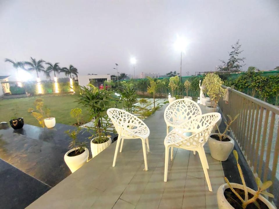 Shaw Estate- Near Expo Mart, Mehra Farm Vacation rental in Noida