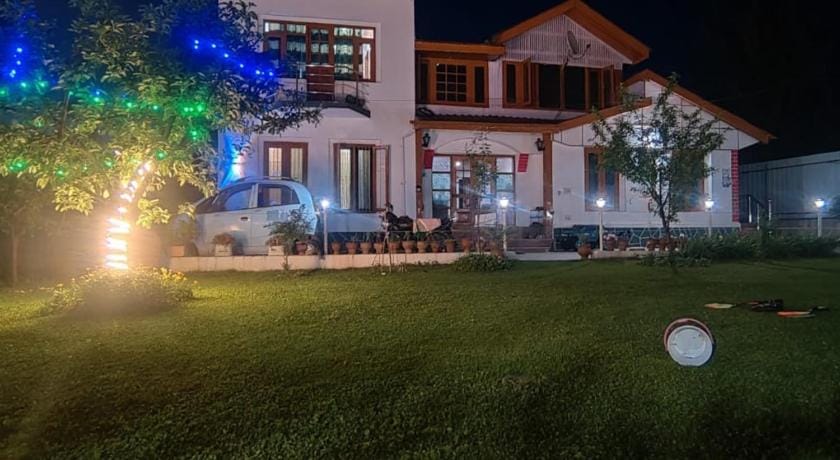 Rose Bowl Guest House/Paying Home Hotel in India