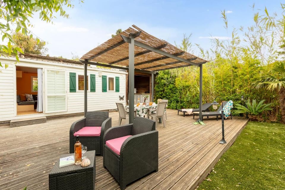 L'Eucalyptus, mobil-home avec extérieur spacieux à quelques mètres de la mer Vacation rental in Hyères