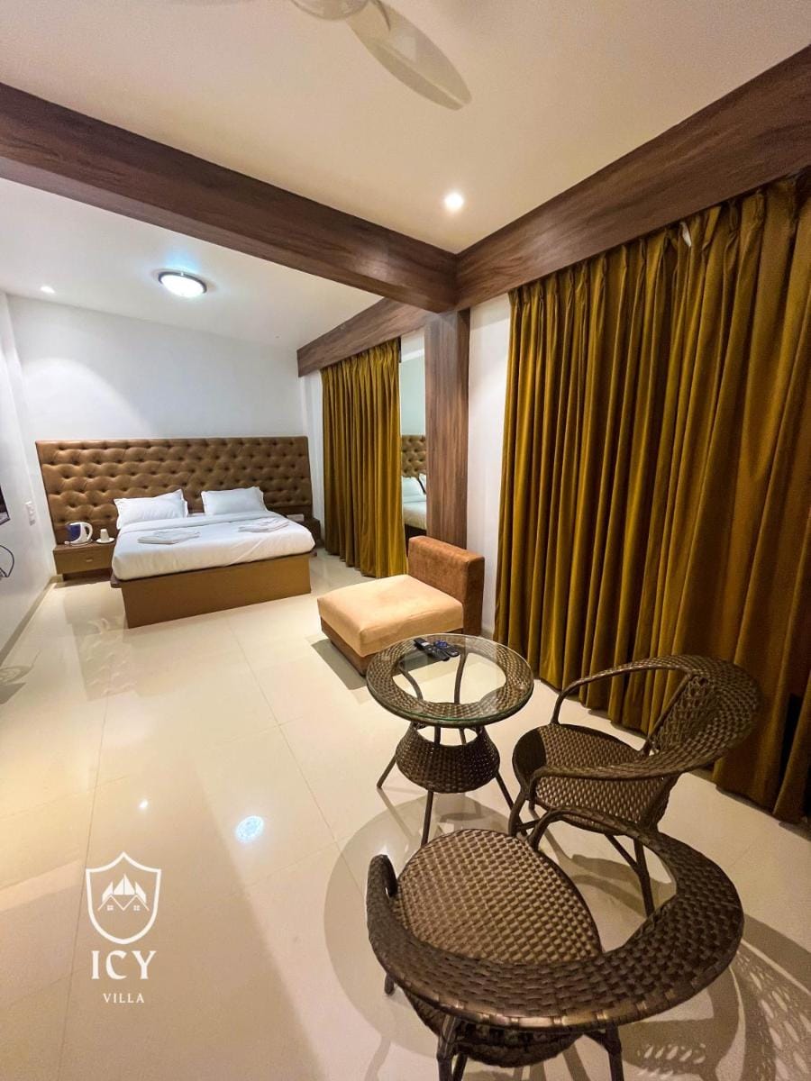 Spacious 4BHK Villa with Swimming Pool  Villa in Maharashtra