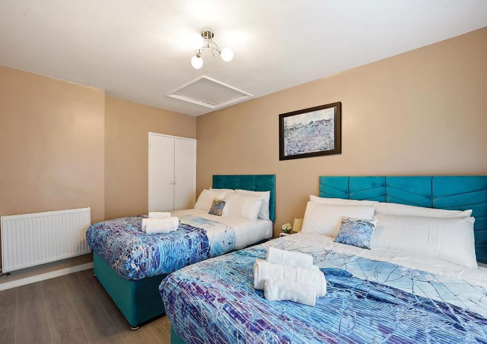 Modern 3 Bed Luxury House near London city airport Vacation rental in London
