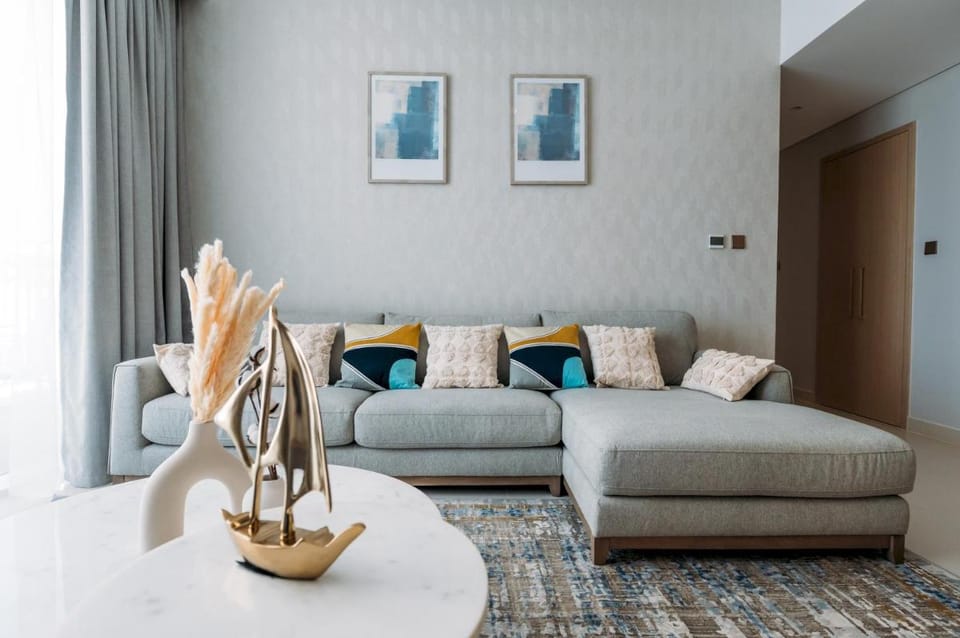 New! Luxurious stay Dubai Creek Balcony & View Apartment in Dubai
