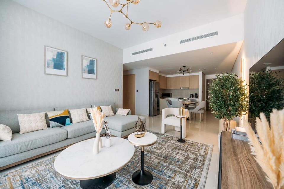 New! Luxurious stay Dubai Creek Balcony & View Apartment in Dubai