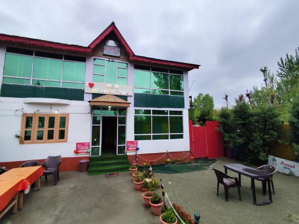 New Heaven Canal Guest House Bed and Breakfast in India