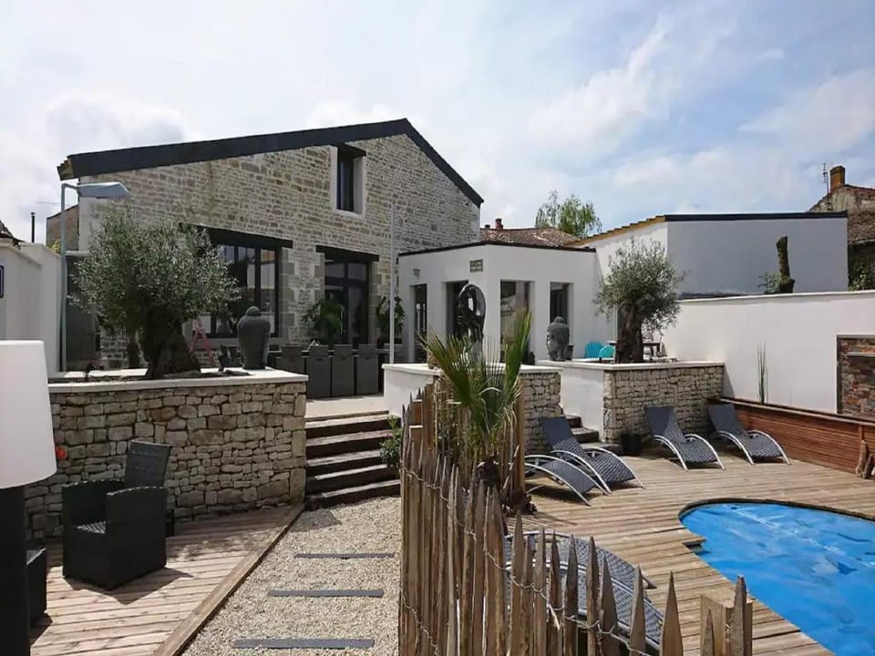 Villa in Nuaille-dAunis with Private Pool Villa in Nouvelle-Aquitaine
