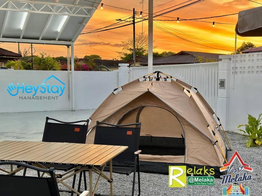 Klebang Villa 17Pax PrivateSwimmingPool TownArea by HeyStay Management Vacation rental in Malacca
