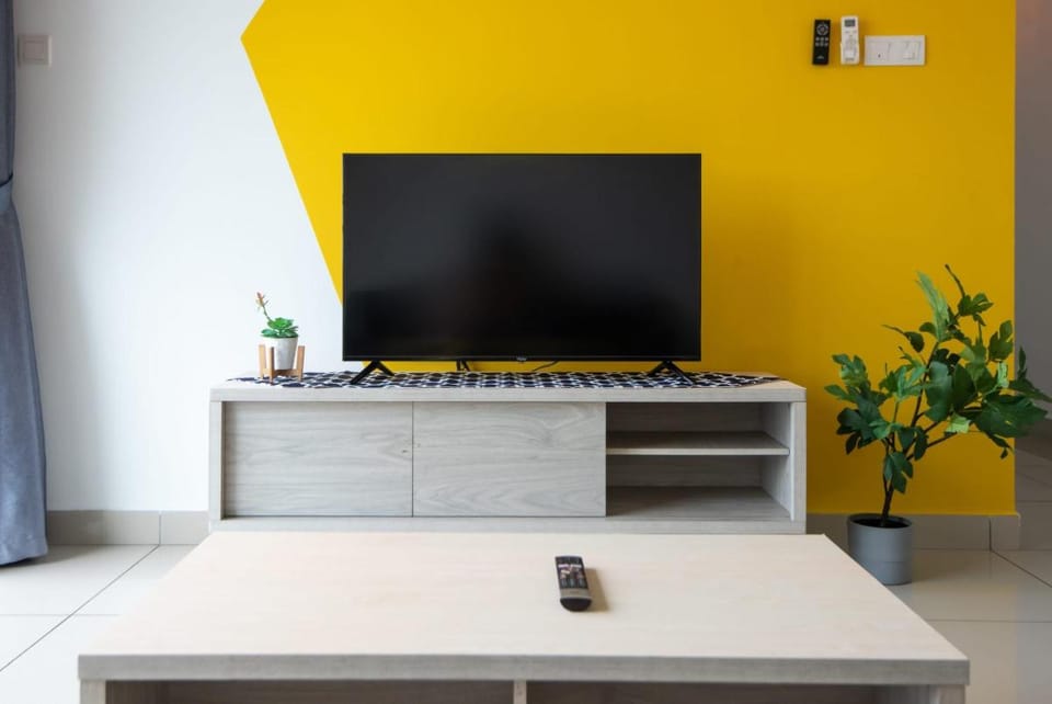 Bright & Modern 3BR Suite, FREE Parking Vacation rental in Johor Bahru