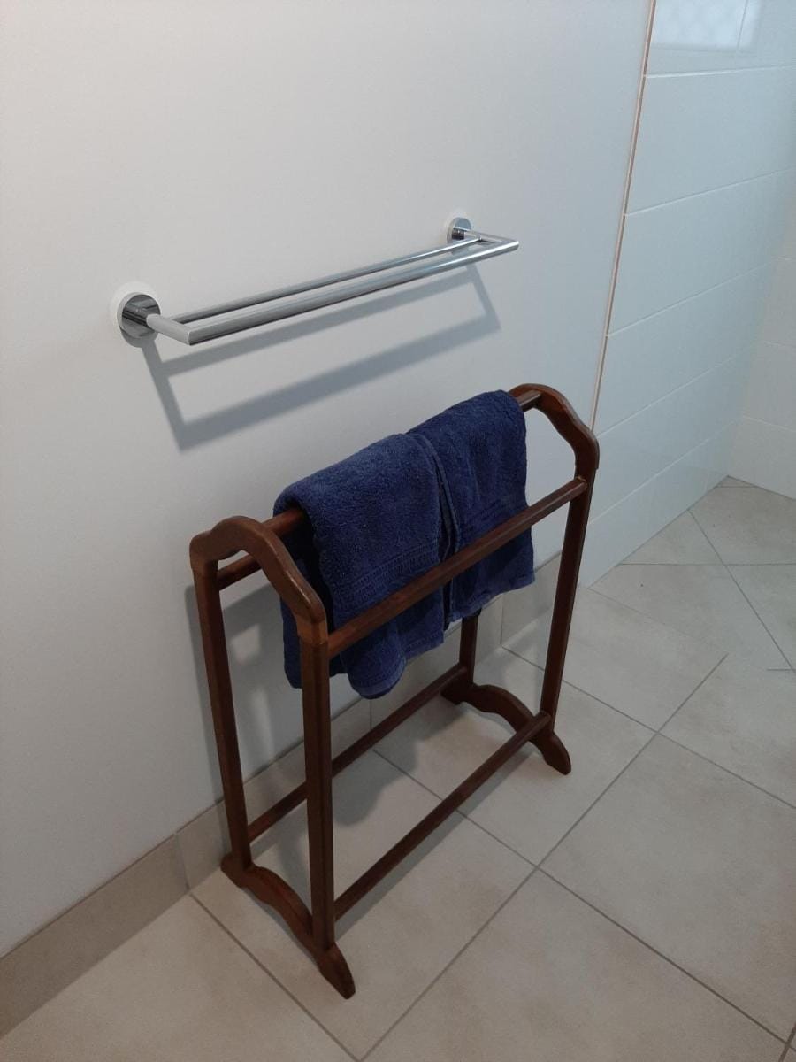 Cozy Room with Separate Entrance and Ensuit Bathroom Bed and Breakfast in Atherton
